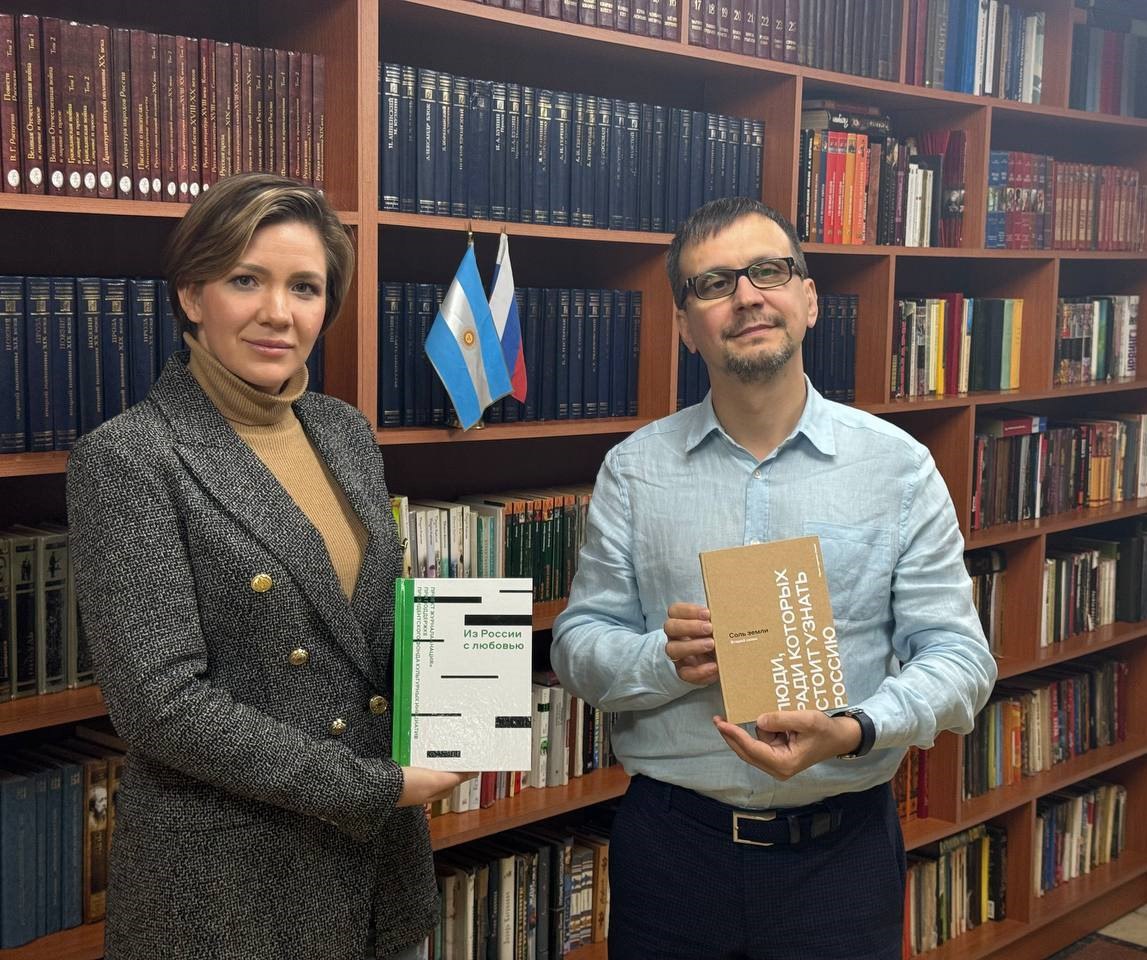 Книги «ЕвроМедиа» пополнили фонды «Русского дома» в Буэнос-Айресе